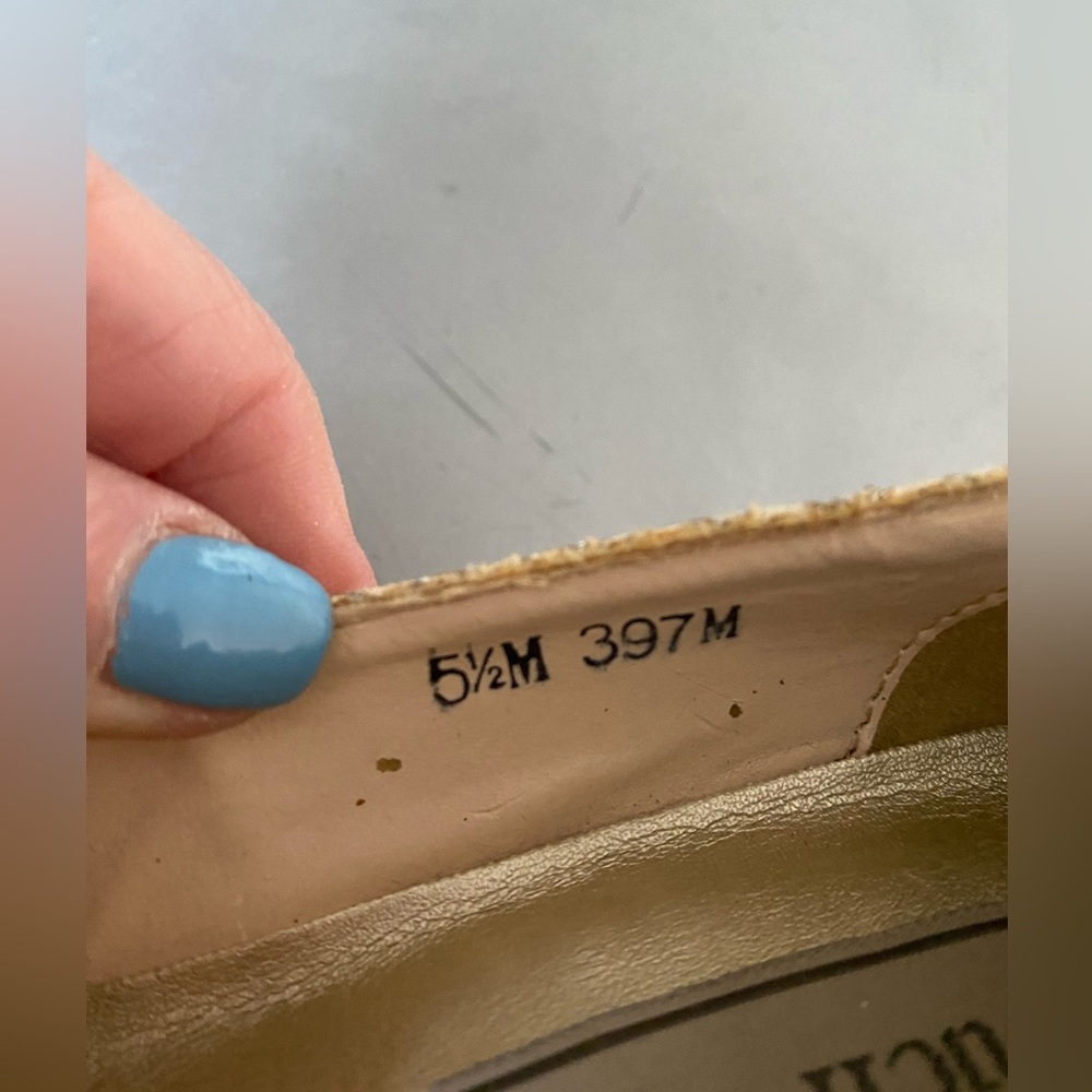 Women’s Gold Sparkle Pump size 5.5 by Touch Ups. - Picture 10 of 14